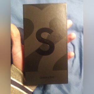Samsung Galaxy S22- *SEALED* BNIB!